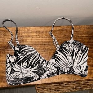 Beach Riot Tropical Black and White Bikini Top with Clasp and adjustable straps